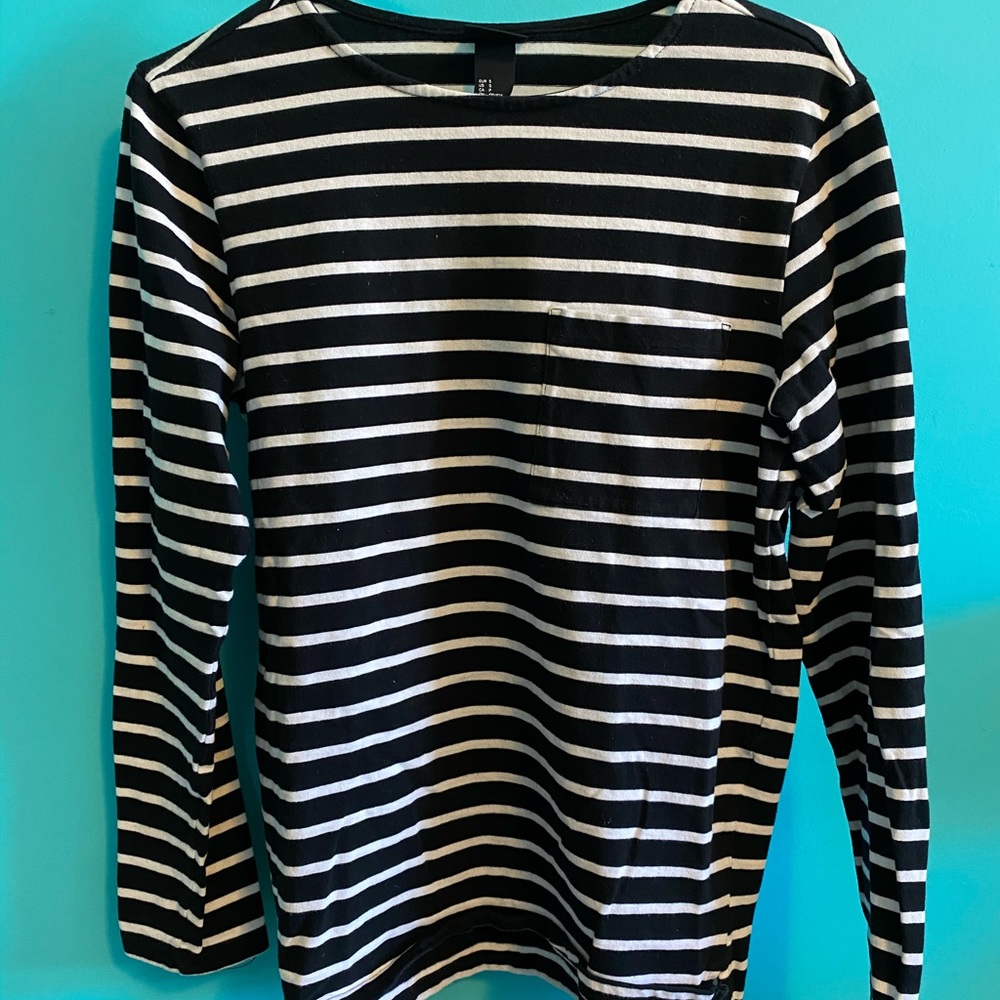 H&M stripped black and white long sleeve tee